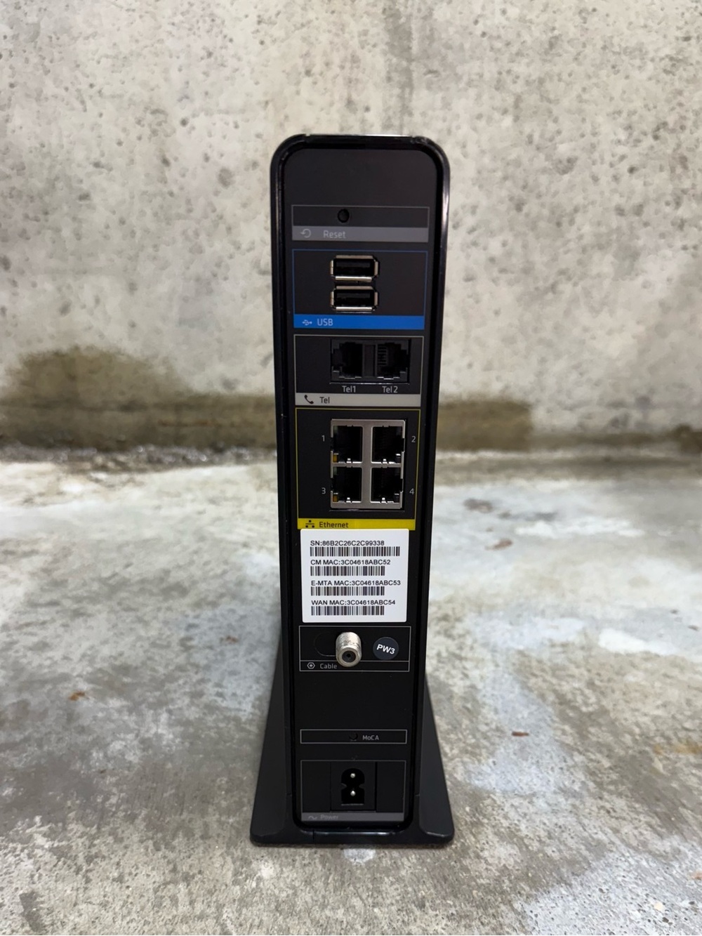 Arris Panoramic TG1682G Dual Band WiFi Router Cable Modem 2.4GHz 5GHz - Picture 6 of 9